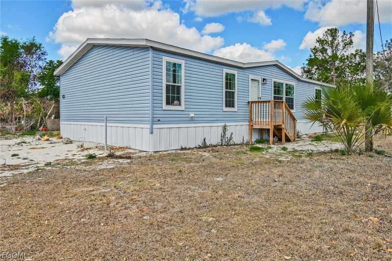 3 bedroom ManufacturedHome at 1770 Tucker Ln, Suncoast Estates Unrec, North Fort Myers — photo 1