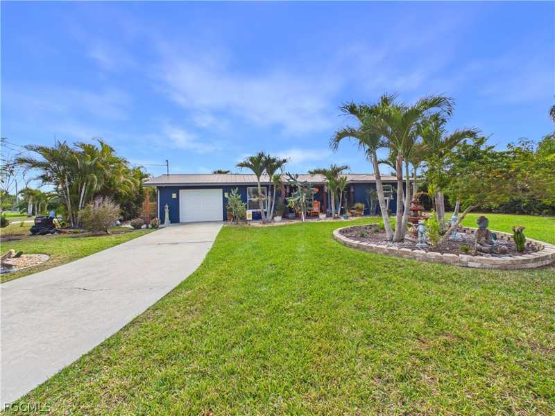 2 bedroom SingleFamilyResidence at 1704 Cascade Way, Yacht Club Colony, North Fort Myers — photo 1