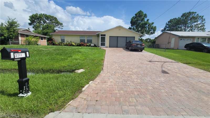 3 bedroom SingleFamilyResidence at 3711 10th St SW, Lehigh Acres, Lehigh Acres — photo 1
