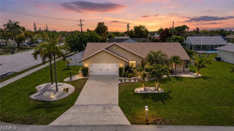3 bedroom SingleFamilyResidence at 402 SW 37th Ln, Cape Coral, Cape Coral — photo 1