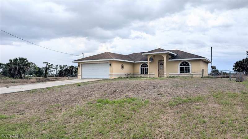 3 bedroom SingleFamilyResidence at 3017 S Balsam Cir, Port Labelle, Labelle — photo 1