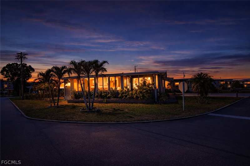 2 bedroom ManufacturedHome at 150 Overland Trl, Carriage Village, North Fort Myers — photo 1