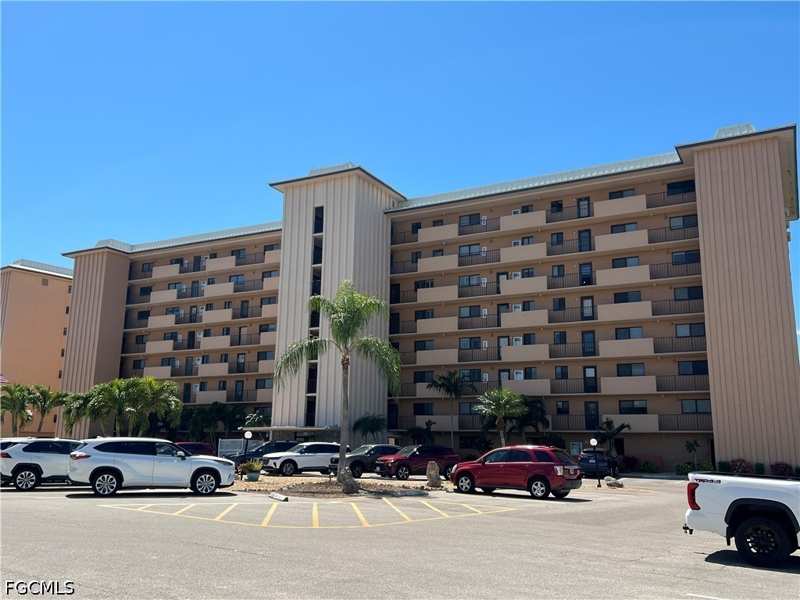 2 bedroom Condominium at 4260 SE 20th Pl 801, River Towers Condo, Cape Coral — photo 1