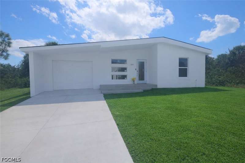 3 bedroom SingleFamilyResidence at 2905 26th St W, Lehigh Acres, Lehigh Acres — photo 1