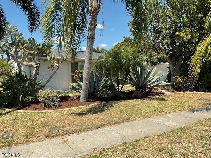 3 bedroom SingleFamilyResidence at 4617 Forest glen Dr, Waterway Estates, North Fort Myers — photo 1