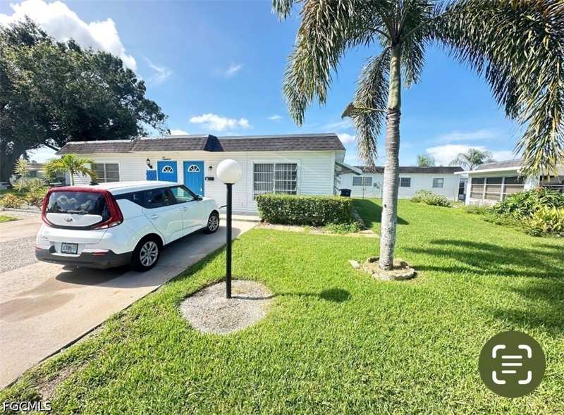 2 bedroom Attached at 10 Tangelo Ct, Orange Grove Park, Lehigh Acres — photo 1