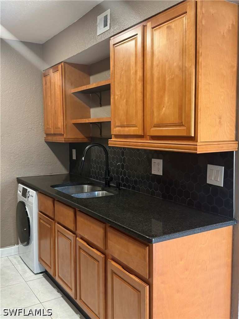 2 bedroom Condominium at 4603 Bayshore Dr F4, Abaco Bay, Naples — photo 1