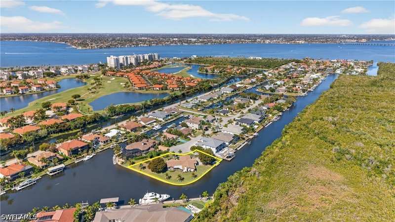 4 bedroom SingleFamilyResidence at 6824 Danah Ct, Palmetto Point, Fort Myers — photo 1