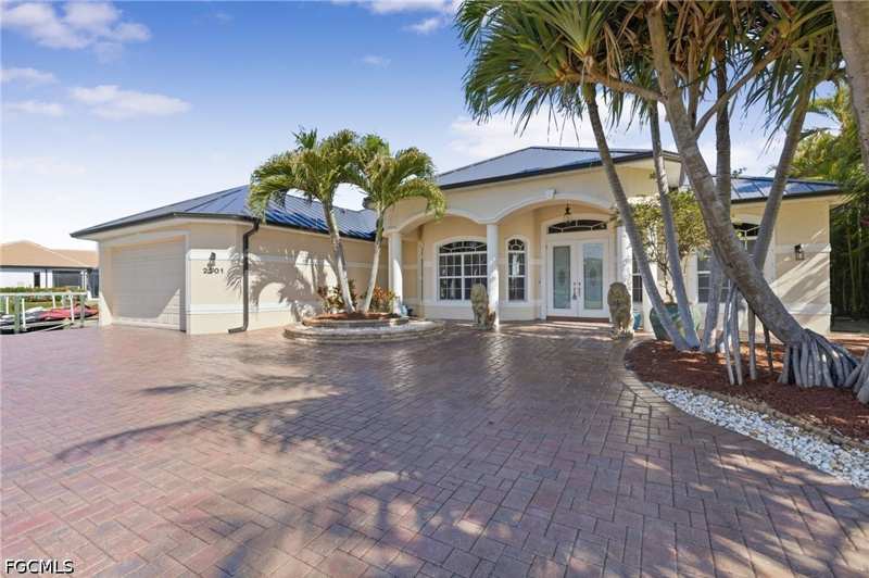 3 bedroom SingleFamilyResidence at 2501 SE 19th Pl, Cape Coral, Cape Coral — photo 1