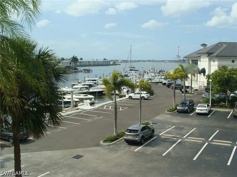 1 bedroom Condominium at 807 River Point Dr 201D, Beaumer, Naples — photo 1