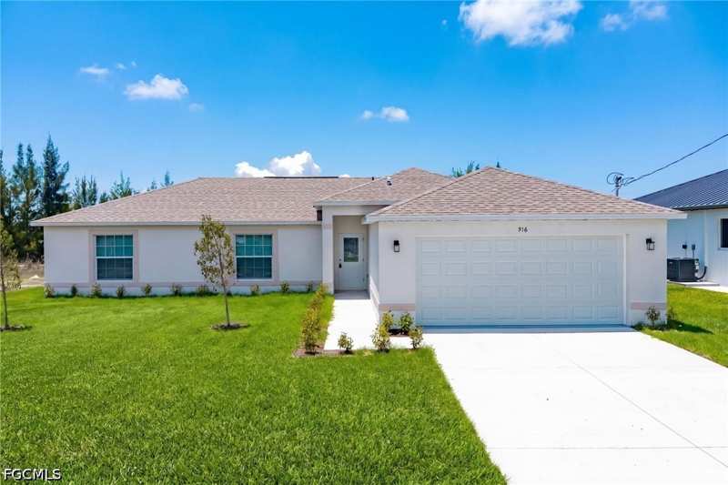 3 bedroom SingleFamilyResidence at 916 NE 1st Pl, Cape Coral, Cape Coral — photo 1