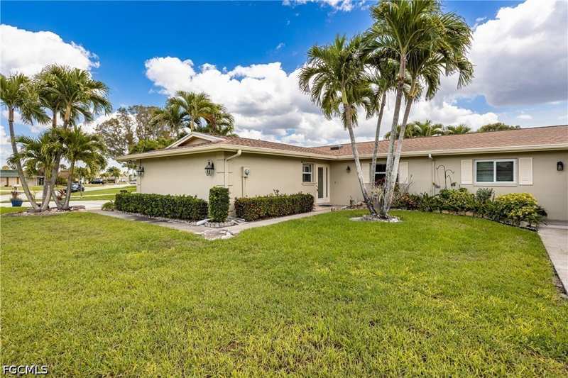 2 bedroom Attached at 1460 Tredegar Dr, Whiskey Creek Village Green, Fort Myers — photo 1