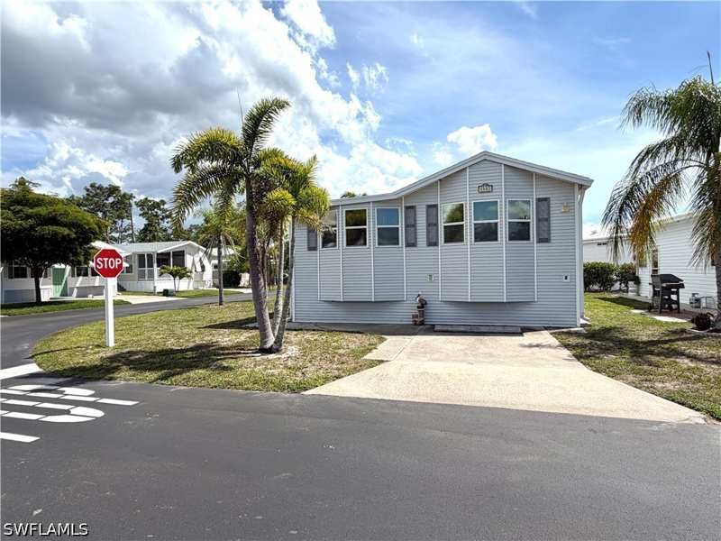 2 bedroom ManufacturedHome at 4501 Robert E Lee Blvd E, Riverwoods Plantation, Estero — photo 1