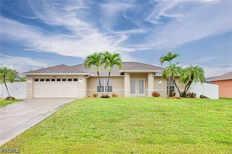 4 bedroom SingleFamilyResidence at 1301 SW 11th St, Cape Coral, Cape Coral — photo 1