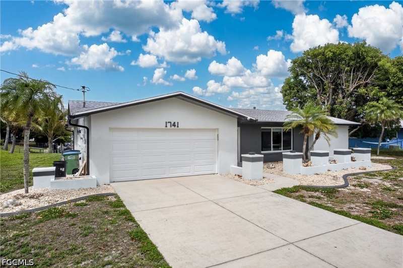 3 bedroom SingleFamilyResidence at 1741 SE 29th Ln, Cape Coral, Cape Coral — photo 1