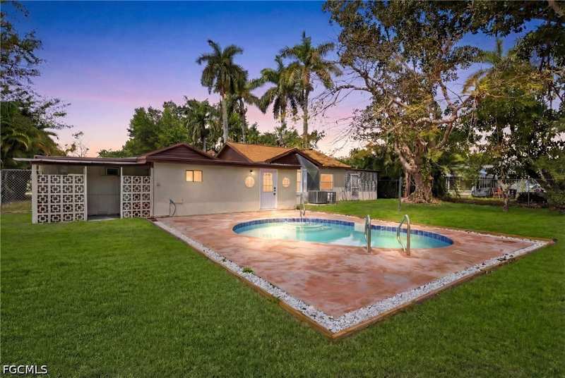 3 bedroom SingleFamilyResidence at 363 New York Dr, Alabama Grove Terrace, Fort Myers — photo 1