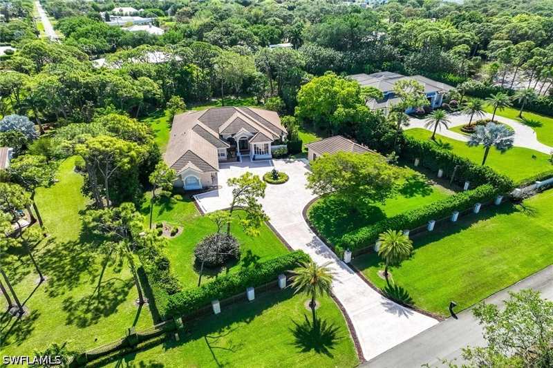 3 bedroom SingleFamilyResidence at 6656 Trail Blvd, Pine Ridge, Naples — photo 1