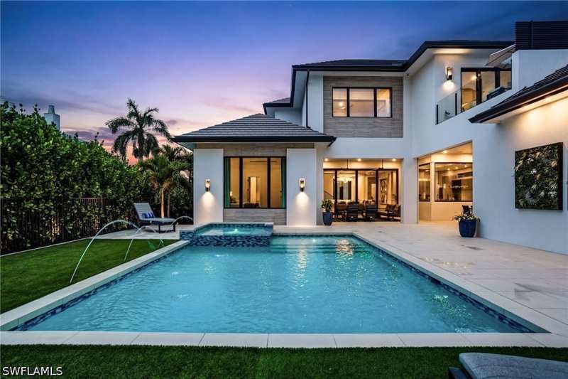 5 bedroom SingleFamilyResidence at 264 8th Ave S, Olde Naples, Naples — photo 1