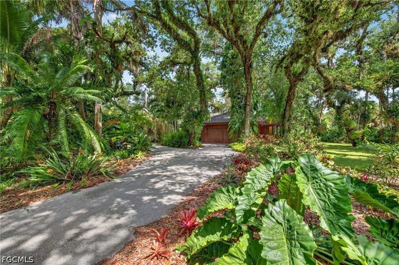 3 bedroom SingleFamilyResidence at 3460/3480 River Run Ln, Buckingham, Fort Myers — photo 1
