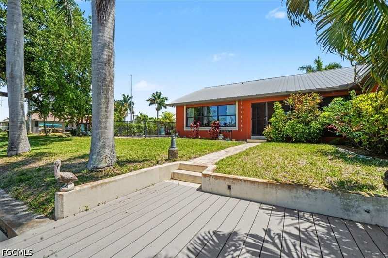 3 bedroom SingleFamilyResidence at 1422 SW 4th Ave, Cape Coral, Cape Coral — photo 1