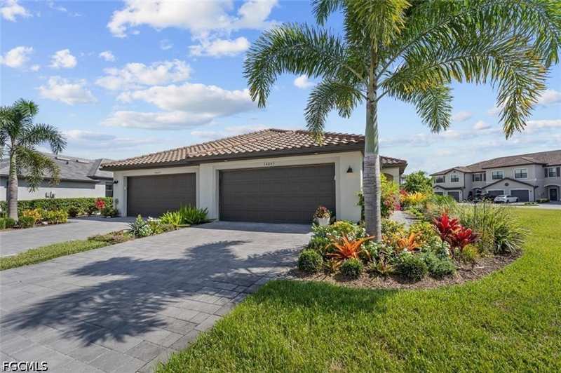 2 bedroom Attached at 14045 Winding Cedar Way, Timber Creek, Fort Myers — photo 1