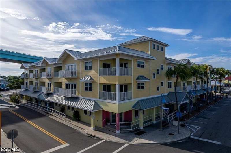 1 bedroom Condominium at 450 Old San Carlos Blvd SW 309, Harbour House At The Inn, Fort Myers Beach — photo 1