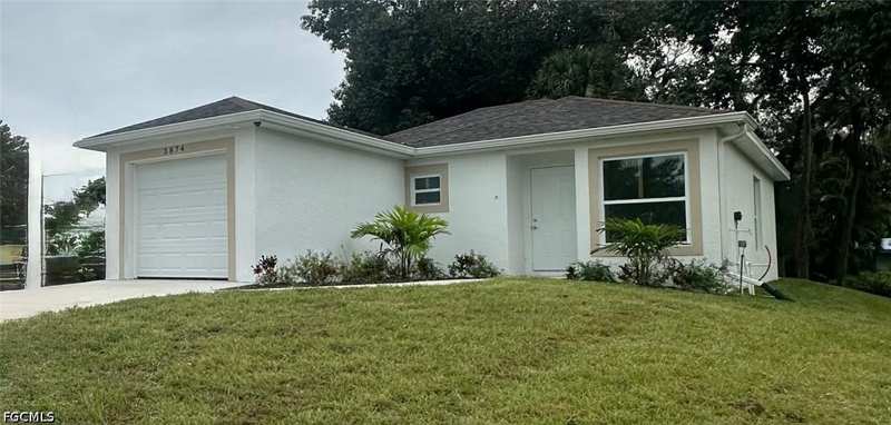 3 bedroom SingleFamilyResidence at 3874 Pearl St, Fort Myers, Fort Myers — photo 1