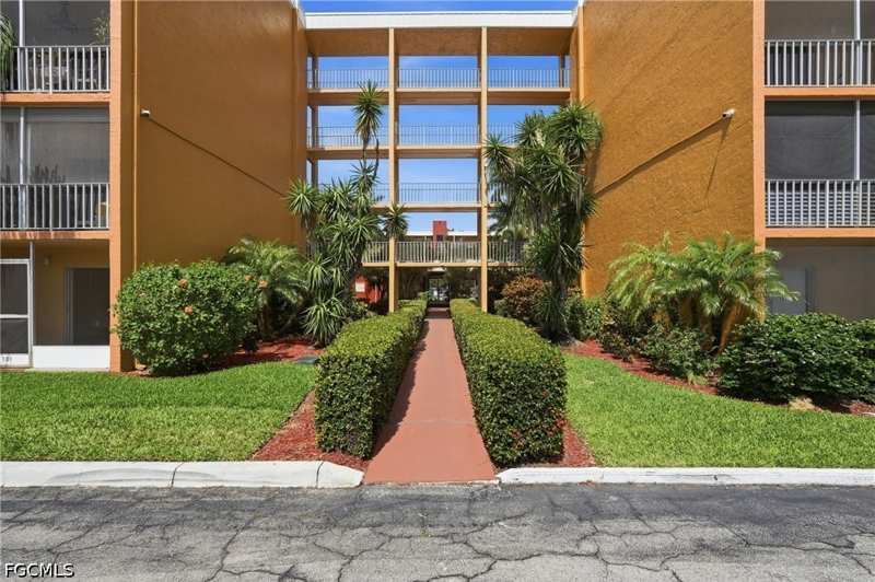 2 bedroom Condominium at 2366 E Mall Dr 403, Towers Condo, Fort Myers — photo 1