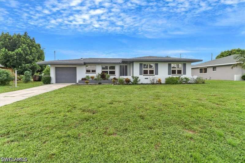 3 bedroom SingleFamilyResidence at 1510 SE 33rd St, Cape Coral, Cape Coral — photo 1