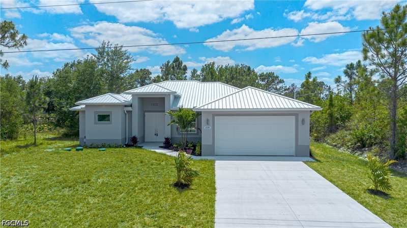 3 bedroom SingleFamilyResidence at 438 Raymer St, Southwood, Lehigh Acres — photo 1