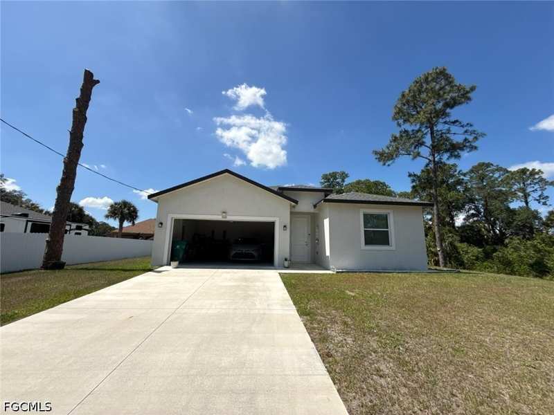 3 bedroom SingleFamilyResidence at 5020 Myrtlewood Rd N, Port Labelle, Labelle — photo 1