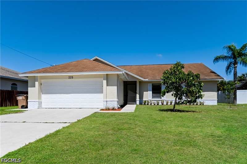 3 bedroom SingleFamilyResidence at 225 SW 37th St, Cape Coral, Cape Coral — photo 1