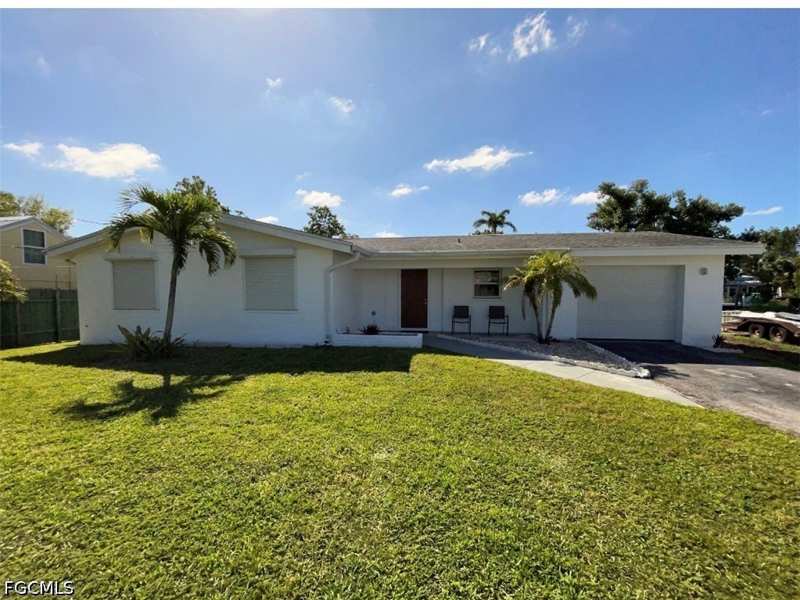 3 bedroom SingleFamilyResidence at 25 Estate Dr, Harbor Estates, North Fort Myers — photo 1