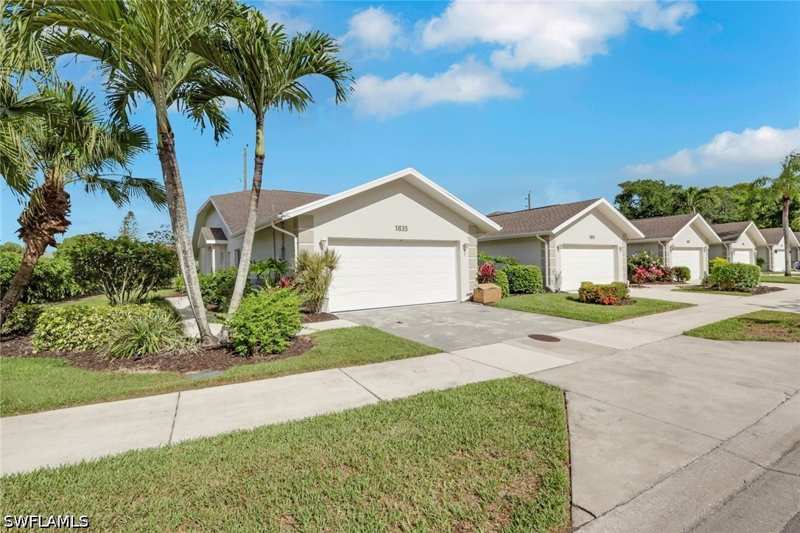 3 bedroom Attached at 1835 W Crown Pointe Blvd, Crown Pointe Villas, Naples — photo 1