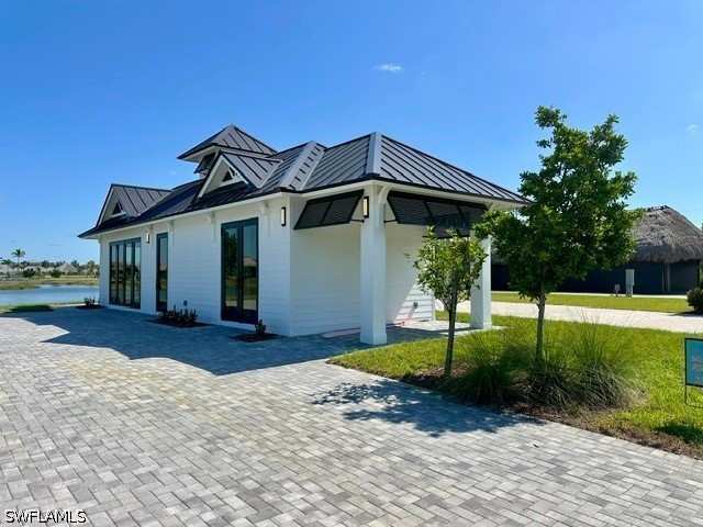 1 bedroom SingleFamilyResidence at 5573 Laguna Caribe Cir, Laguna Caribe, Fort Myers — photo 1