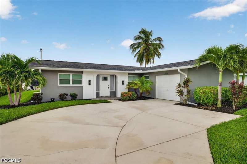 3 bedroom SingleFamilyResidence at 4957 Sorrento Ct, Yacht Club, Cape Coral — photo 1