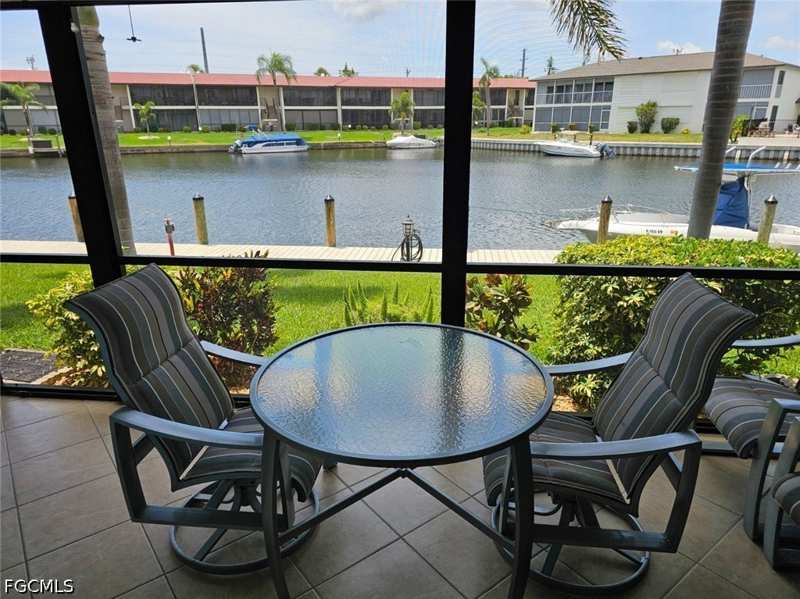 2 bedroom Condominium at 4722 SE 1st Pl 5, Versailles Condo, Cape Coral — photo 1