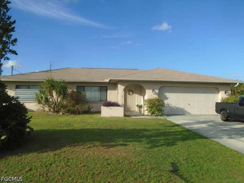 3 bedroom SingleFamilyResidence at 129 SW Trafalgar Pkwy, Cape Coral, Cape Coral — photo 1