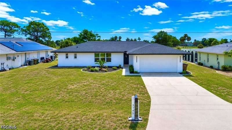 3 bedroom SingleFamilyResidence at 3745 SE 6th Ave, Cape Coral, Cape Coral — photo 1