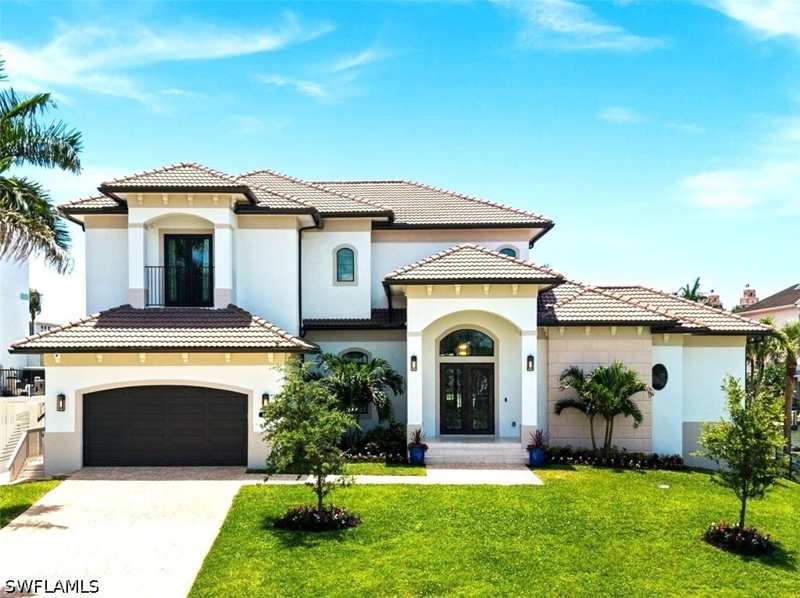 4 bedroom SingleFamilyResidence at 388 Pine Ave, Conners, Naples — photo 1
