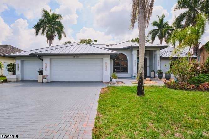 4 bedroom SingleFamilyResidence at 28505 Sombrero Dr, Spanish Wells, Bonita Springs — photo 1