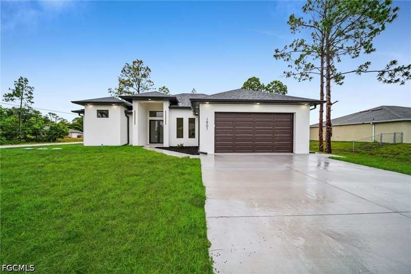 3 bedroom SingleFamilyResidence at 1901 Cedar Ave N, Lehigh Acres, Lehigh Acres — photo 1