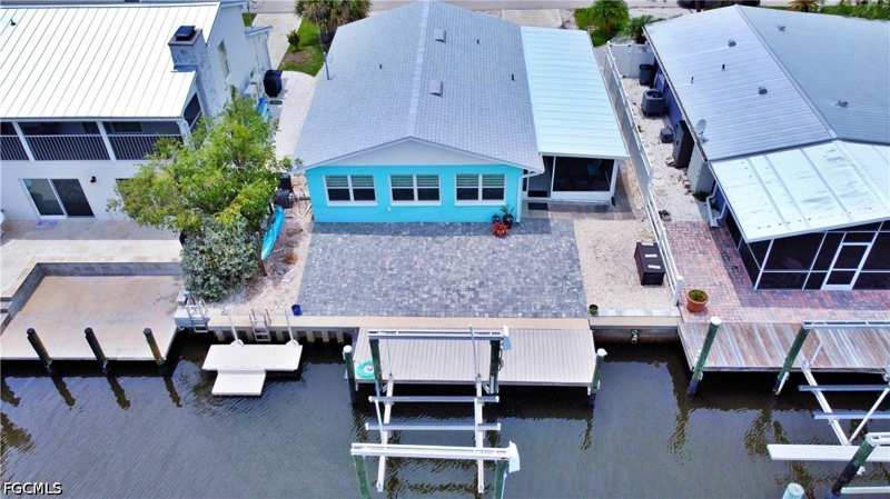 2 bedroom SingleFamilyResidence at 2691 Geary St, Matlacha, Matlacha — photo 1