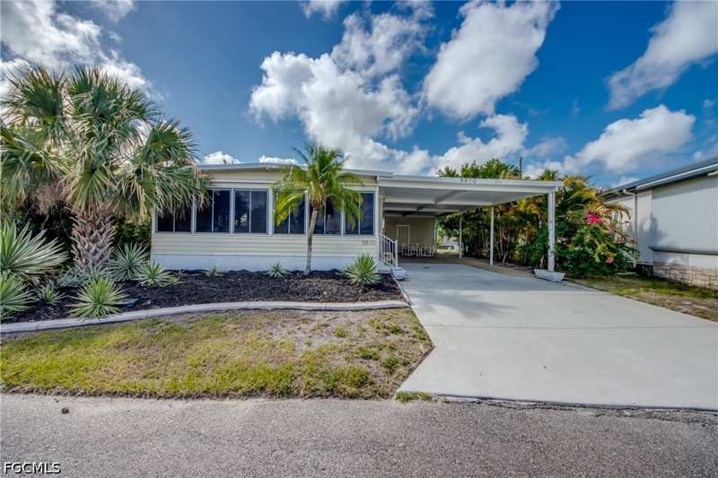 2 bedroom ManufacturedHome at 5510 Back Bay Bend, Old Bridge Village, North Fort Myers — photo 1