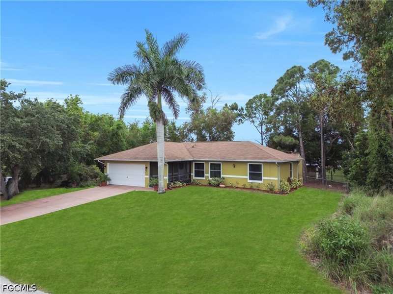 3 bedroom SingleFamilyResidence at 8434 Butternut Rd, San Carlos Park, Fort Myers — photo 1