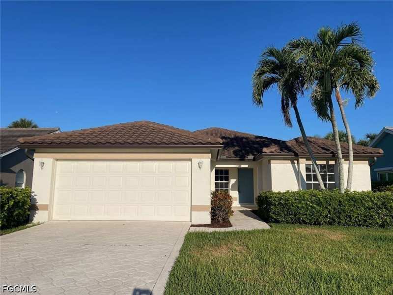 3 bedroom SingleFamilyResidence at 7588 Cameron Cir, Colony Pointe Ph III, Fort Myers — photo 1
