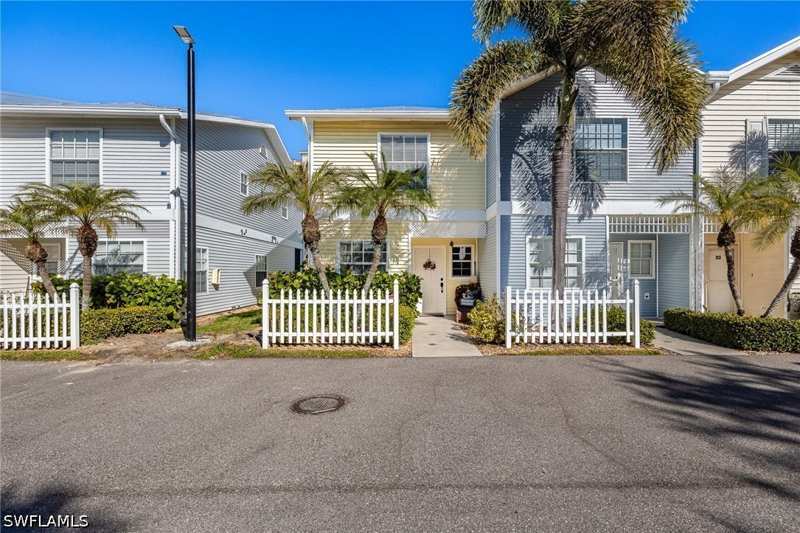 2 bedroom Townhouse at 3347 N Key Dr 31, Shipyard Villas, North Fort Myers — photo 1