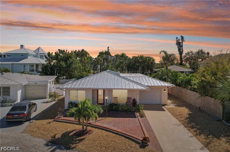3 bedroom SingleFamilyResidence at 210 Hibiscus Dr, Leilani, Fort Myers Beach — photo 1