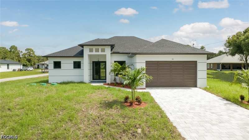 3 bedroom SingleFamilyResidence at 931 Barcelona St E, Lehigh Acres, Lehigh Acres — photo 1