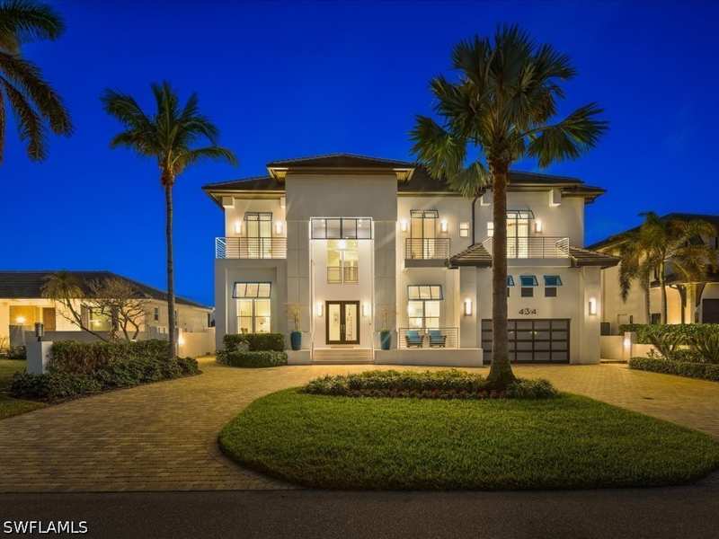 5 bedroom SingleFamilyResidence at 434 Conners Ave, Conners, Naples — photo 1